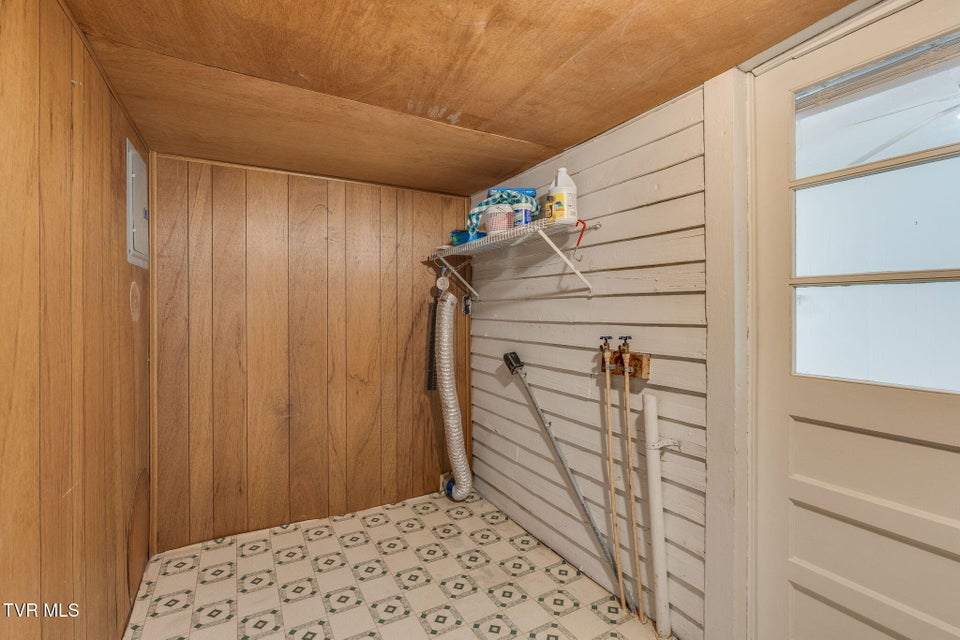 Photo #18: 102 Brewer Street