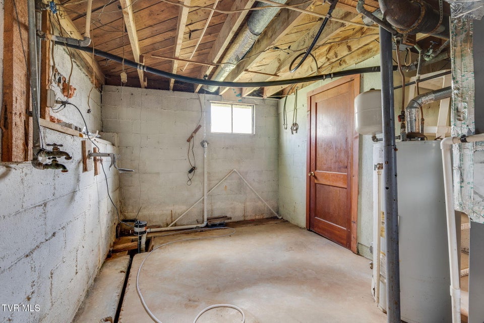 Photo #20: 102 Brewer Street