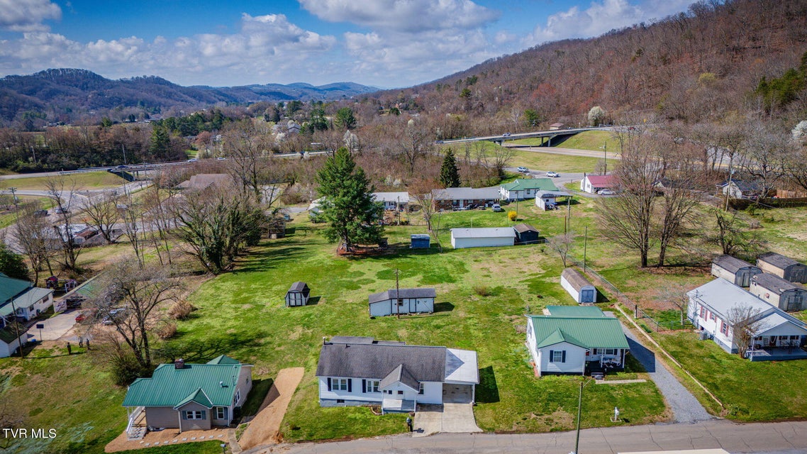 Photo #27: 102 Brewer Street