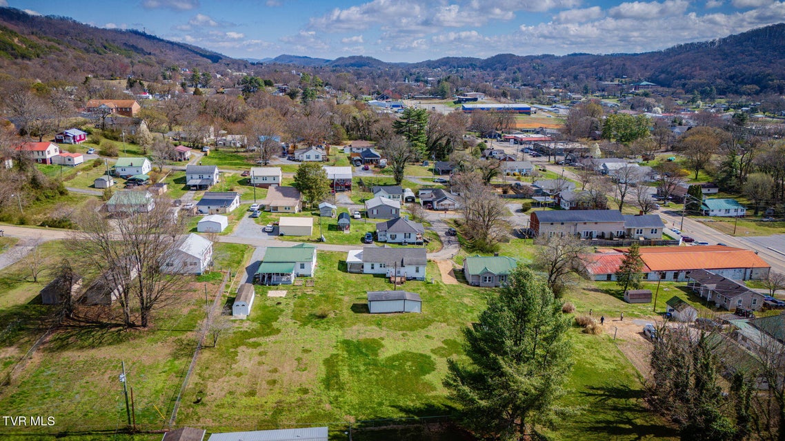 Photo #29: 102 Brewer Street