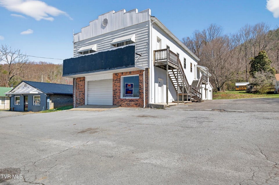 Photo #2: 112 Douglas Drive