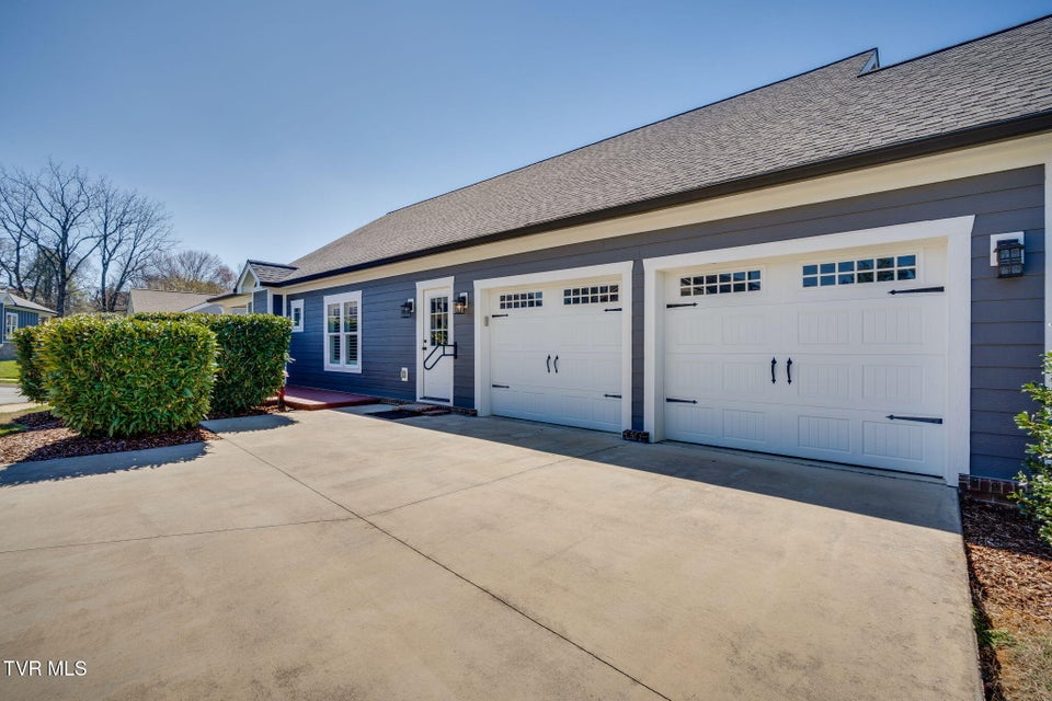 Photo #32: 197 Princeton Gardens Drive