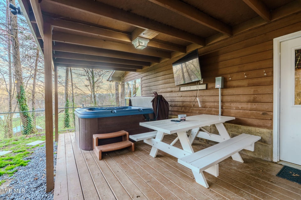 Photo #27: 1430 Am King Way