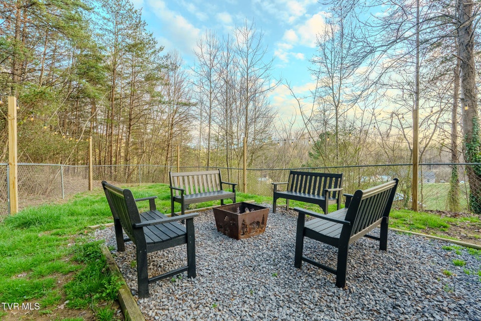 Photo #28: 1430 Am King Way