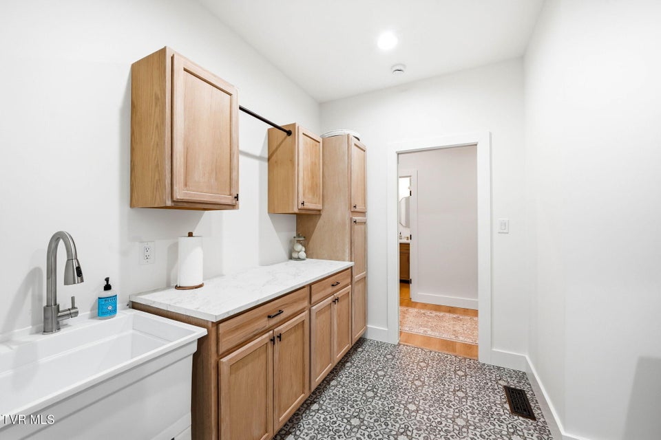 Photo #31: 173 Telford New Victory Road