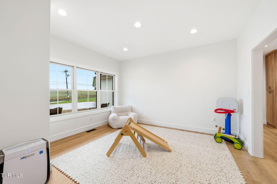 Photo #35: 173 Telford New Victory Road