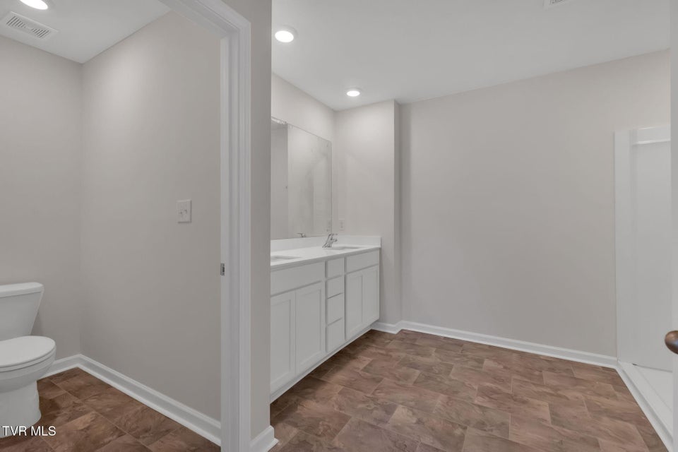 Photo #10: 68 Ollie Street 