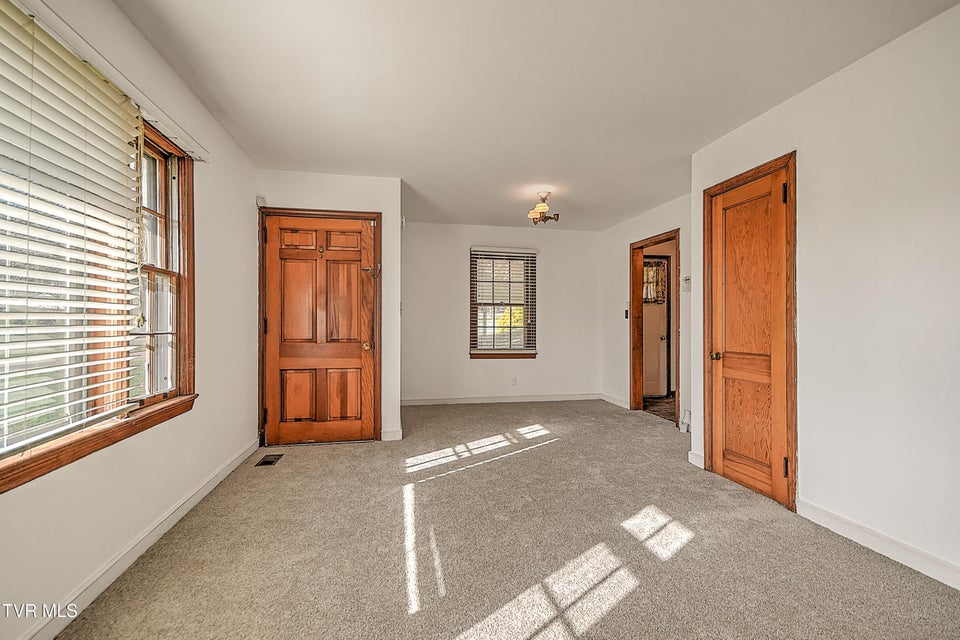 Photo #6: 1208 Garden Drive