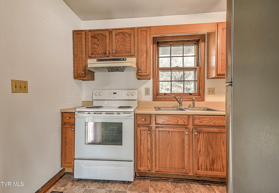 Photo #11: 1208 Garden Drive