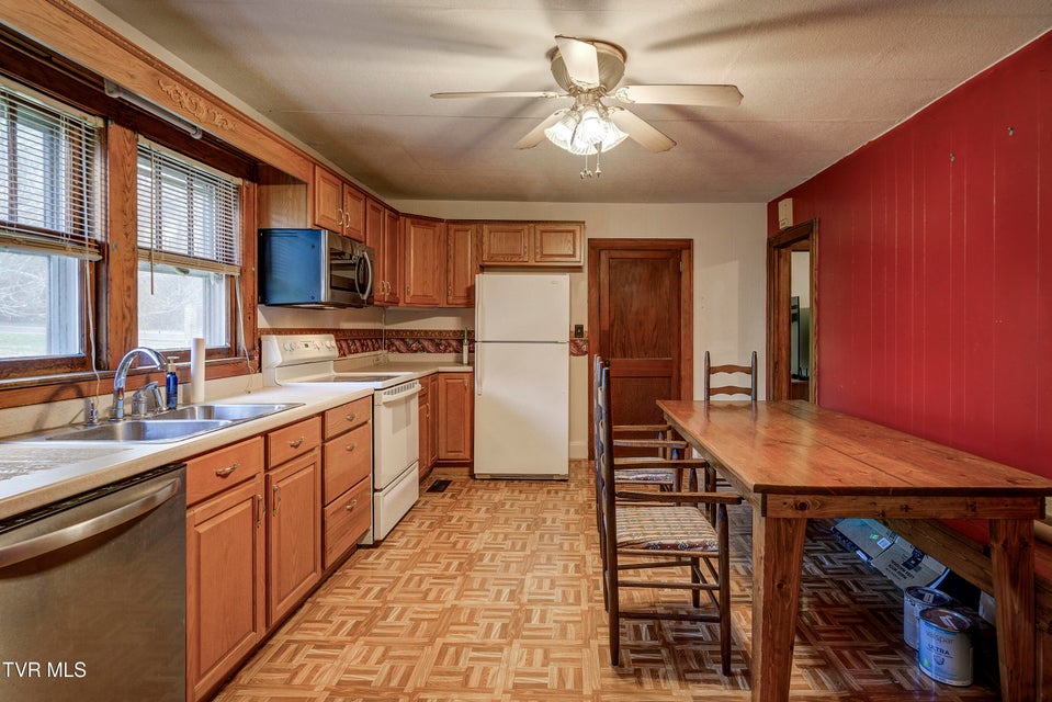 Photo #8: 3730 Highway 390 