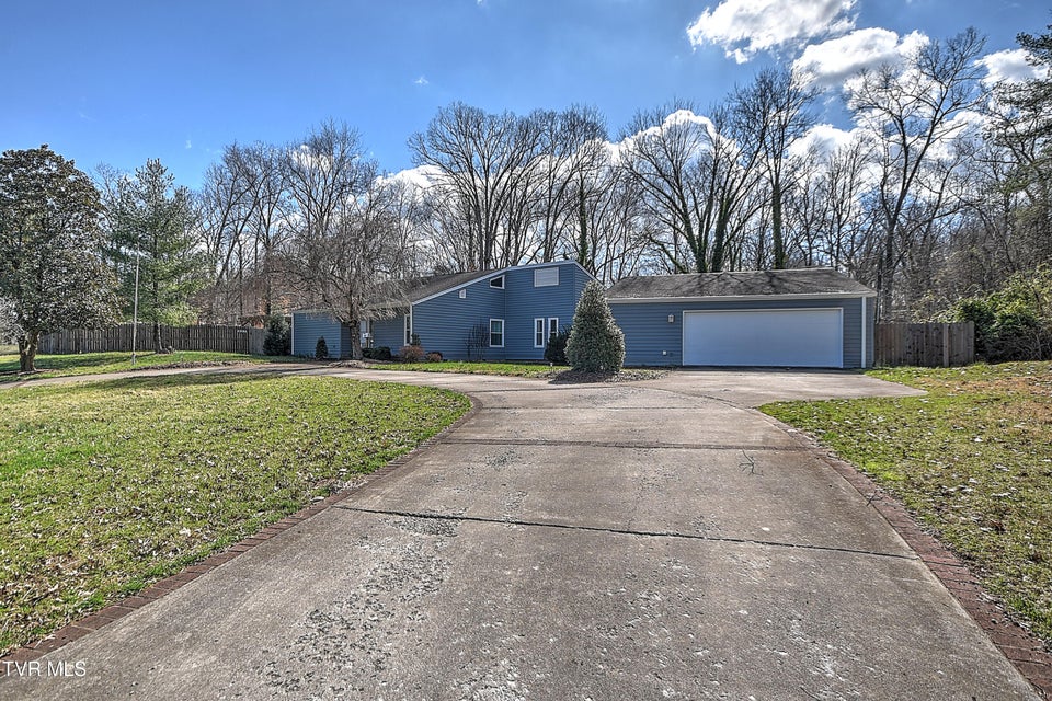 Photo #10: 1333 Dupont Drive