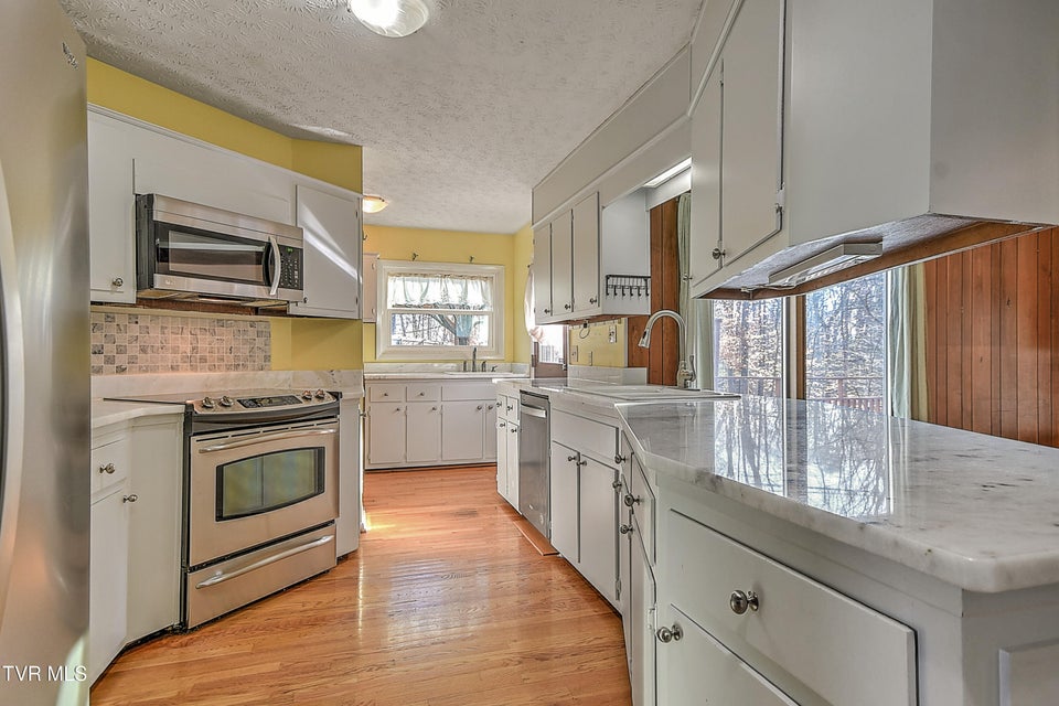 Photo #19: 1333 Dupont Drive