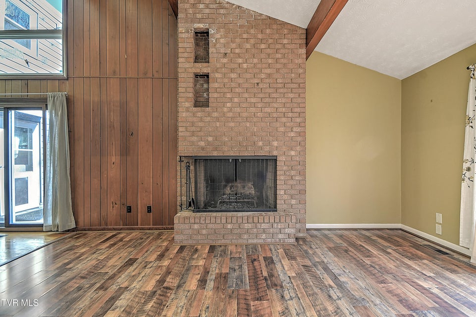 Photo #26: 1333 Dupont Drive