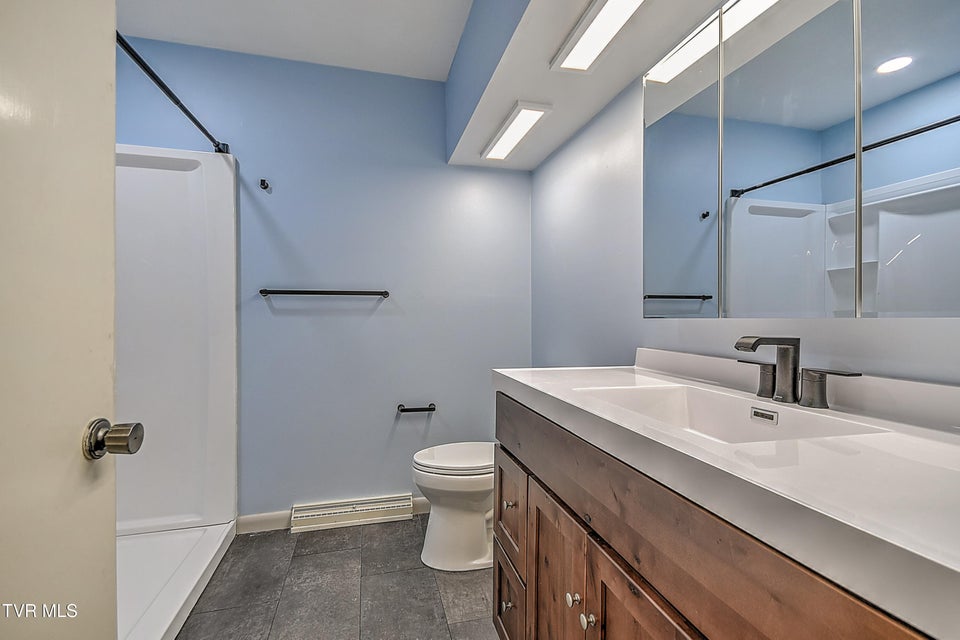 Photo #31: 1333 Dupont Drive