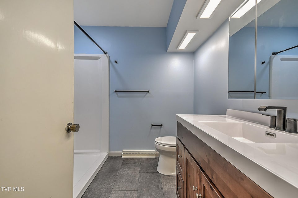 Photo #32: 1333 Dupont Drive