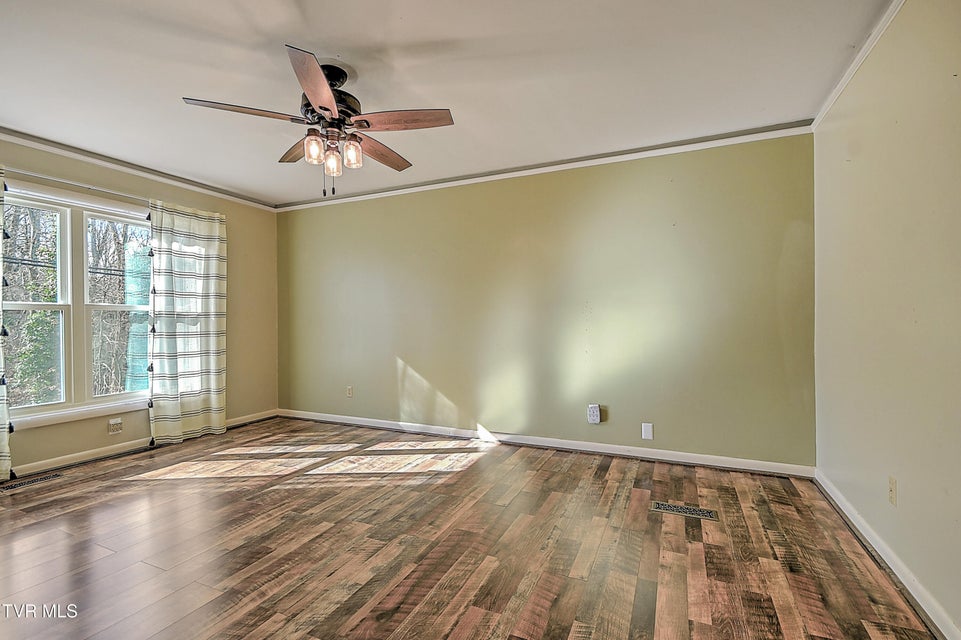 Photo #33: 1333 Dupont Drive