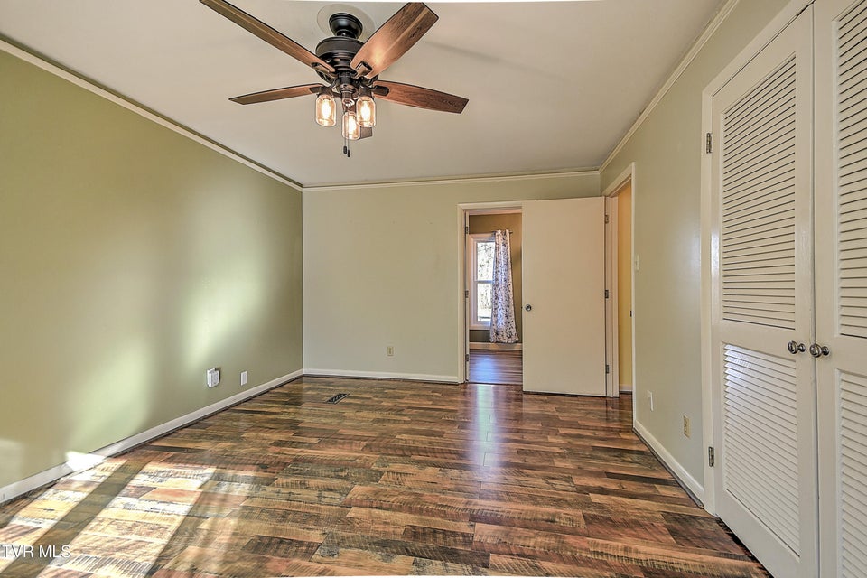 Photo #34: 1333 Dupont Drive