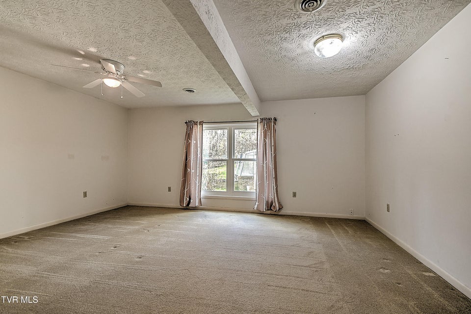 Photo #44: 1333 Dupont Drive