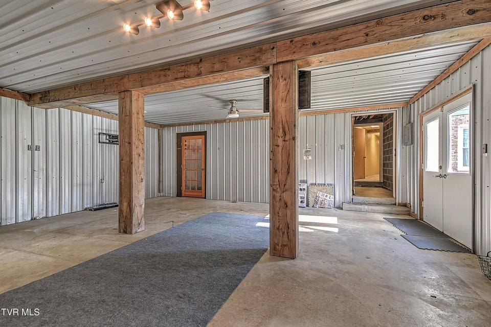 Photo #48: 1333 Dupont Drive