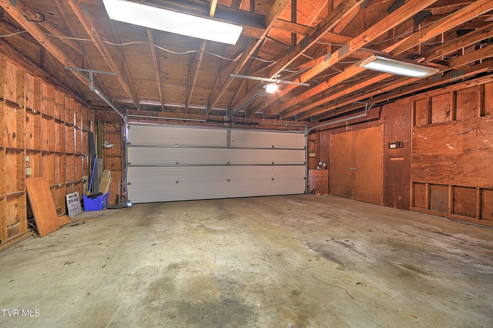 Photo #51: 1333 Dupont Drive