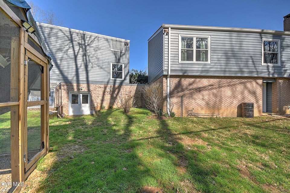 Photo #57: 1333 Dupont Drive