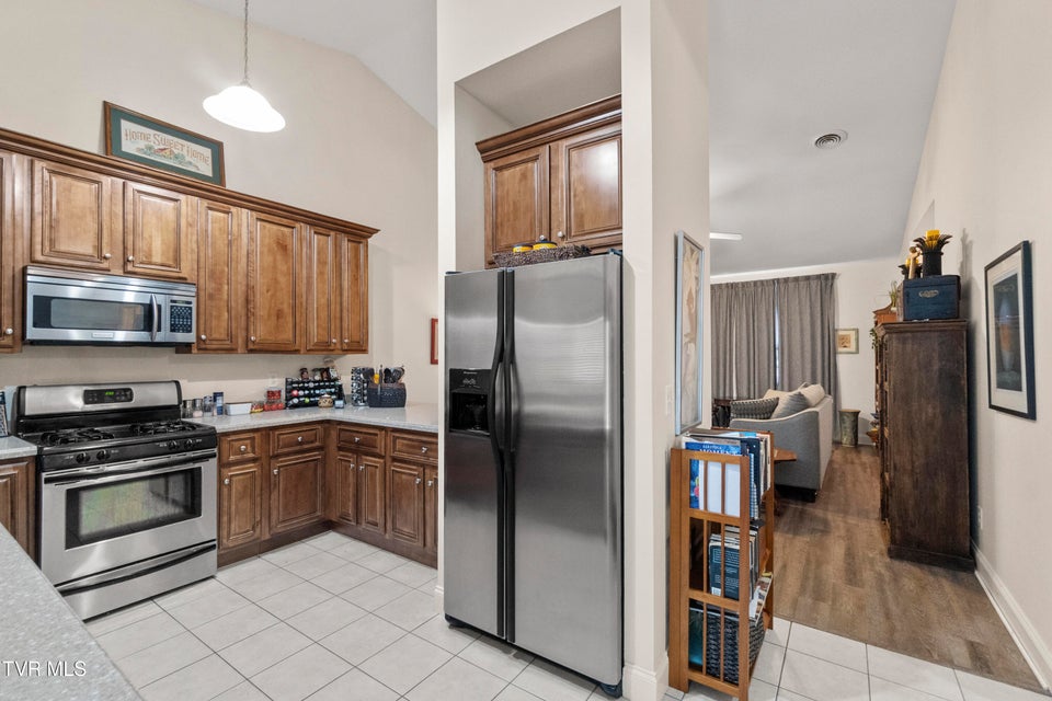 Photo #9: 112 Southridge Drive