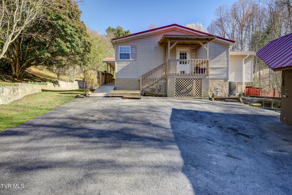 Photo #3: 126 Elizabeth Ann Drive