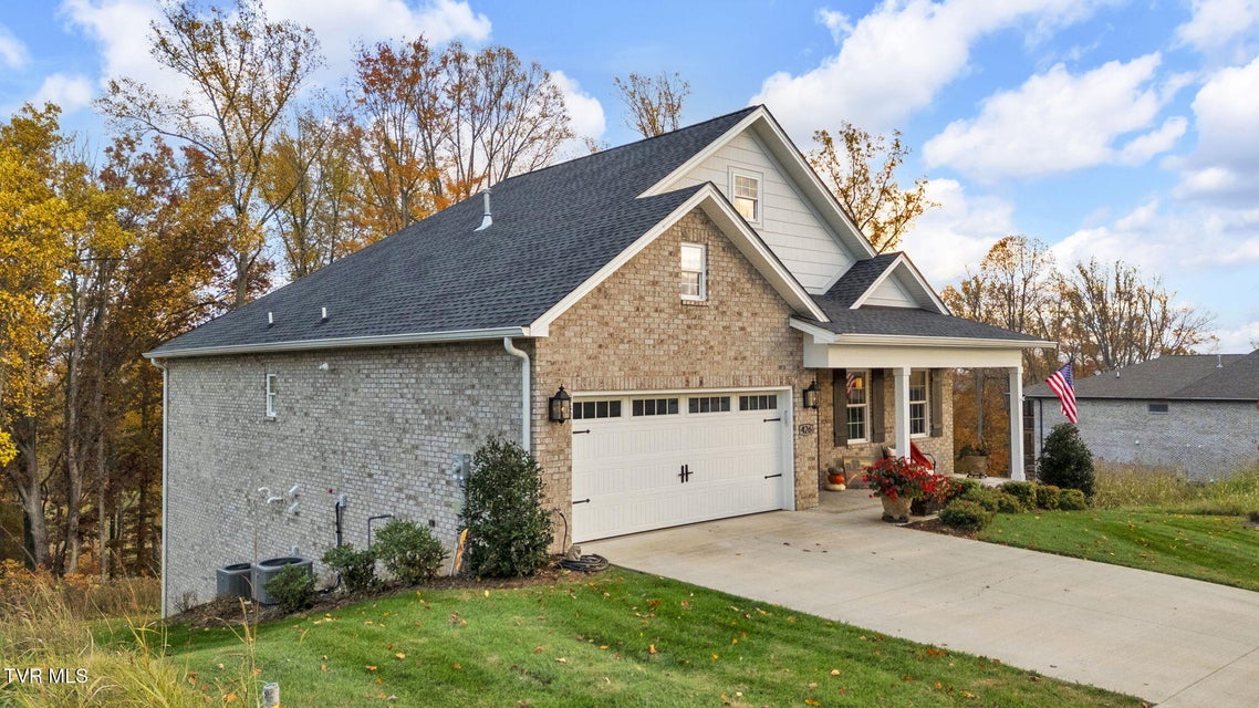 Photo #2: 426 English Ivy Trail