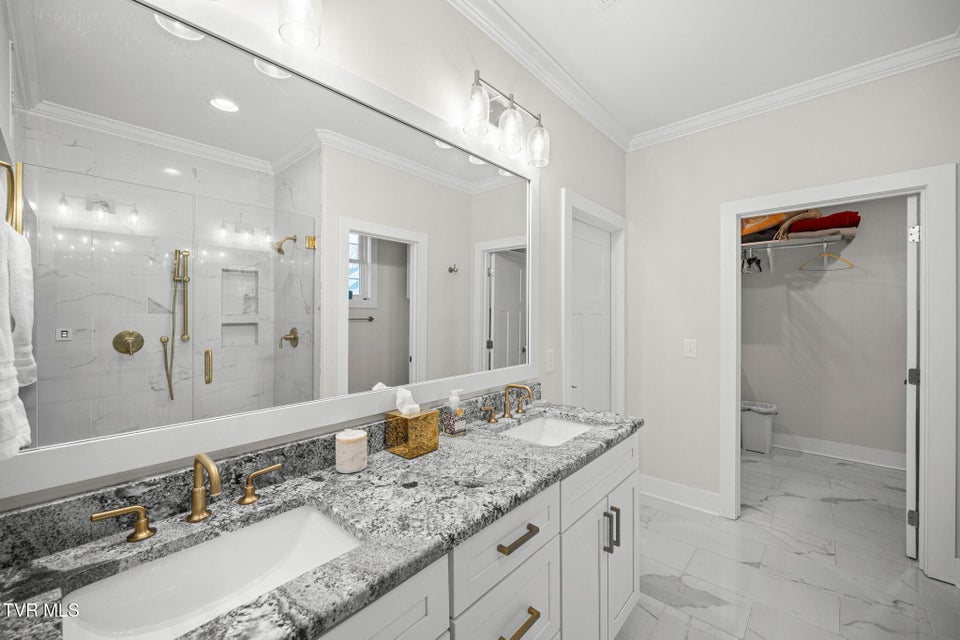 Photo #20: 426 English Ivy Trail