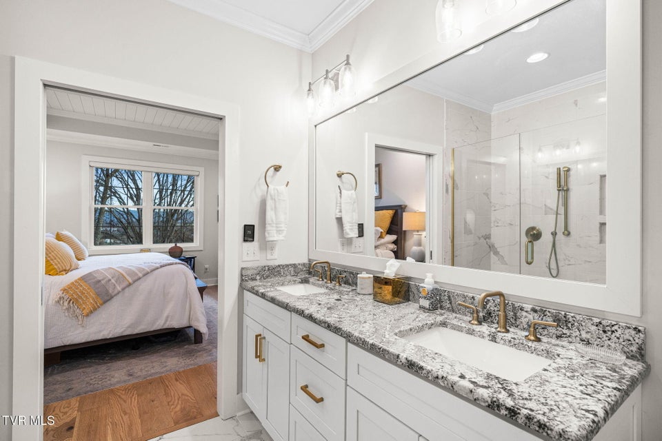 Photo #19: 426 English Ivy Trail