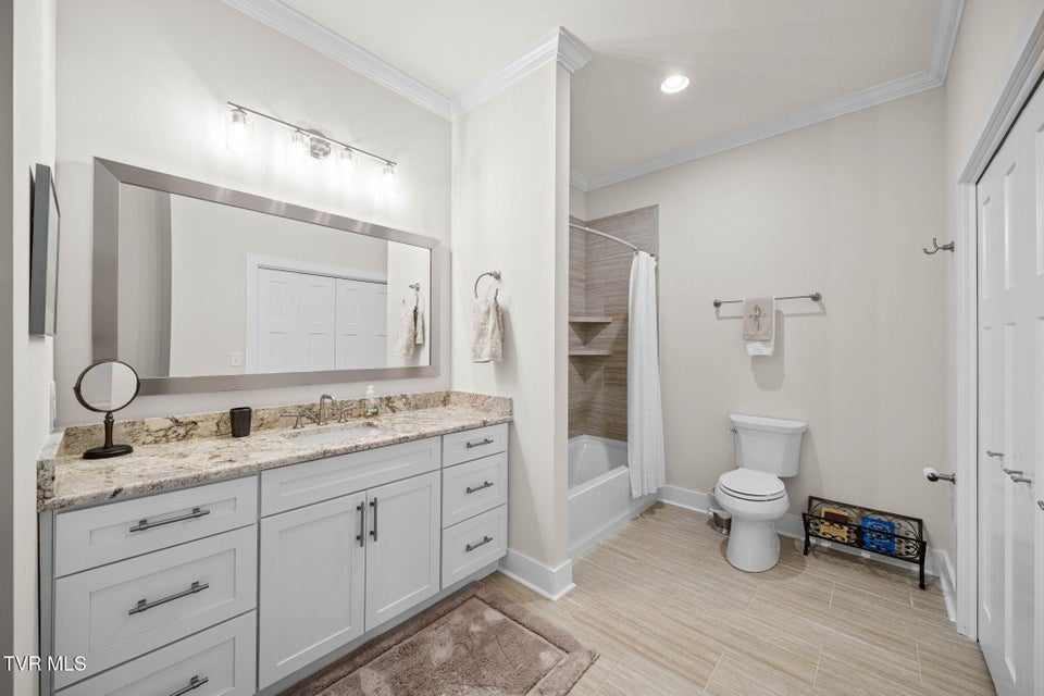 Photo #31: 426 English Ivy Trail