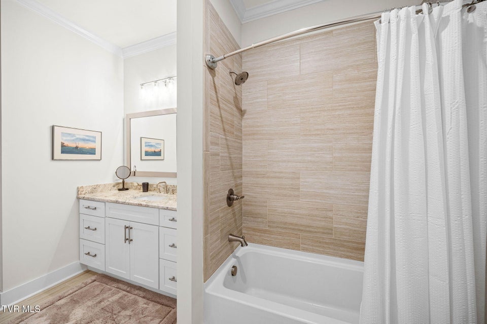 Photo #32: 426 English Ivy Trail