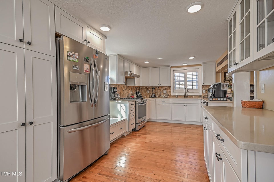 Photo #12: 1527 Edgemont Avenue