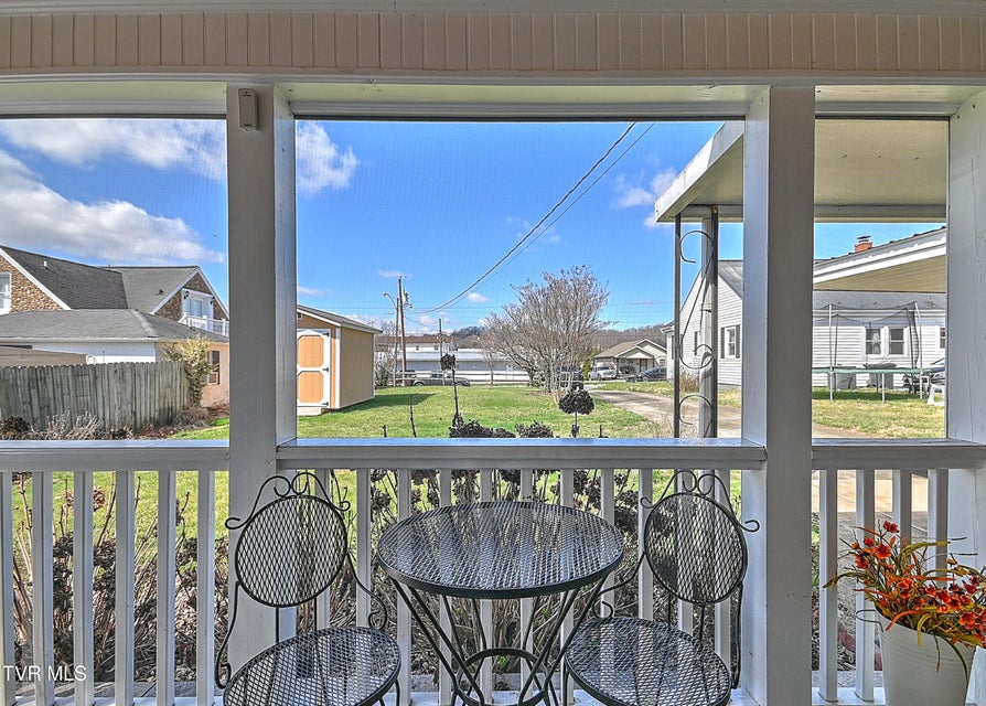 Photo #4: 1527 Edgemont Avenue