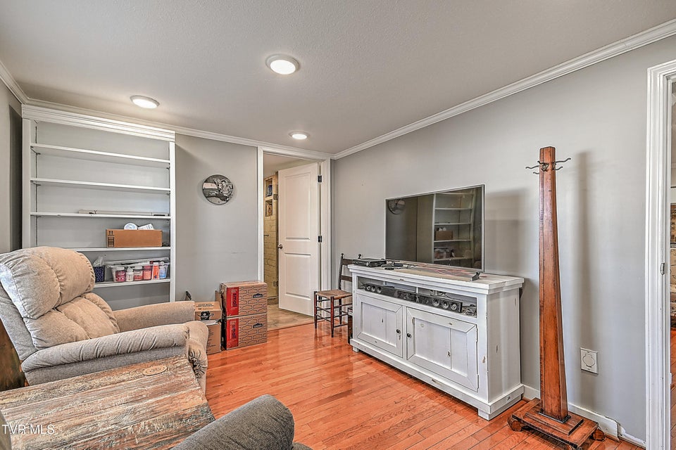 Photo #24: 1527 Edgemont Avenue