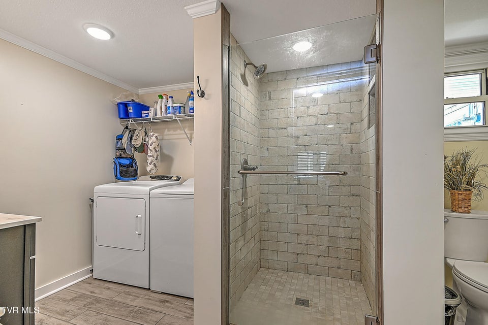 Photo #26: 1527 Edgemont Avenue