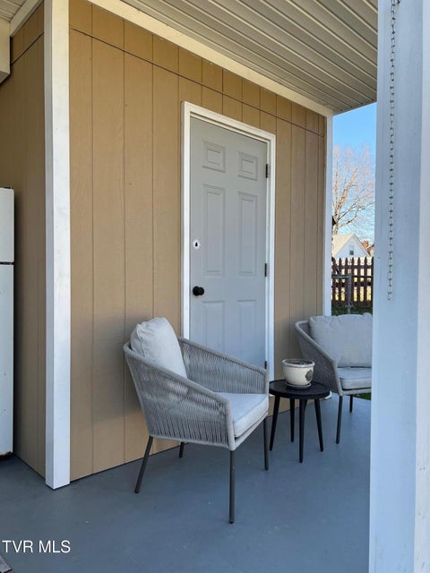 Photo #20: 1527 Edgemont Avenue