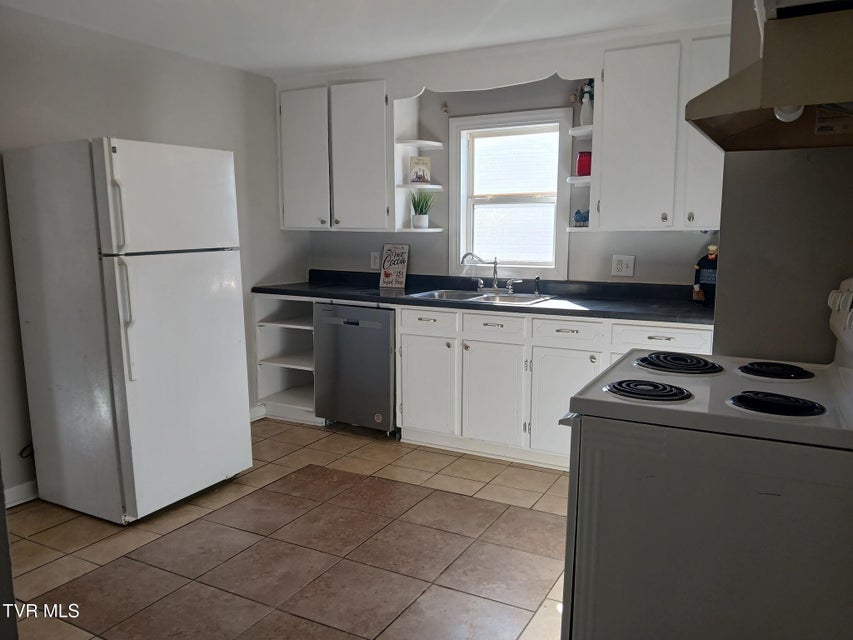 Photo #7: 136 Beaver Street