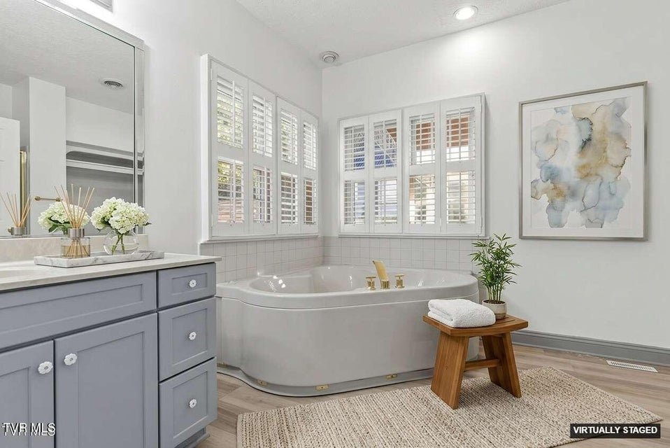 Photo #29: 165 Century Court