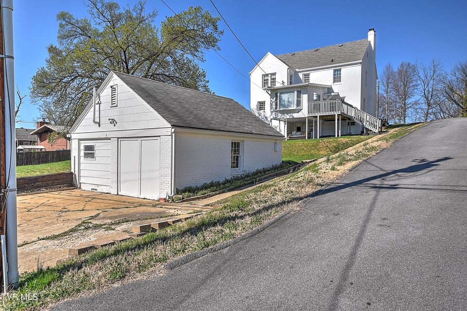 Photo #51: 161 Sevier Avenue