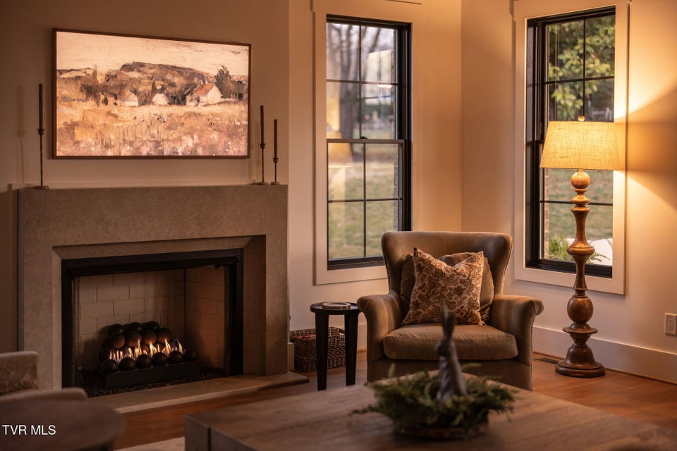 Photo #15: 302 Huntington Way