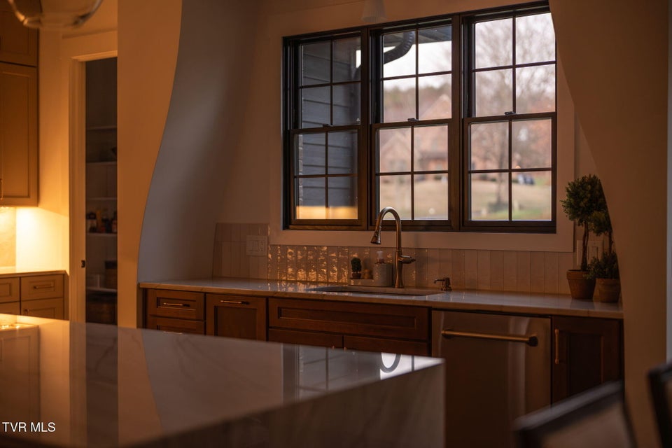 Photo #9: 302 Huntington Way