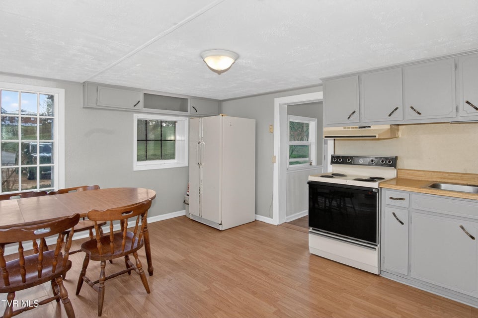 Photo #13: 1140 Irish Street