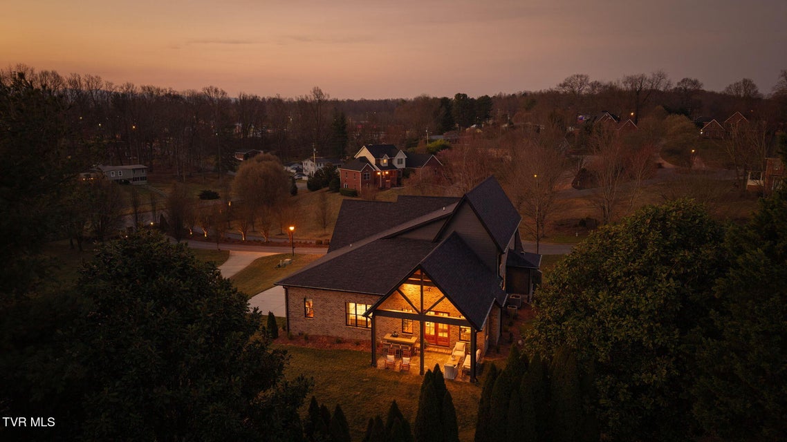 Photo #24: 302 Huntington Way