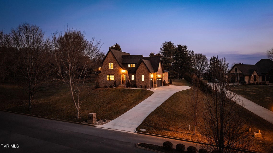 Photo #21: 302 Huntington Way