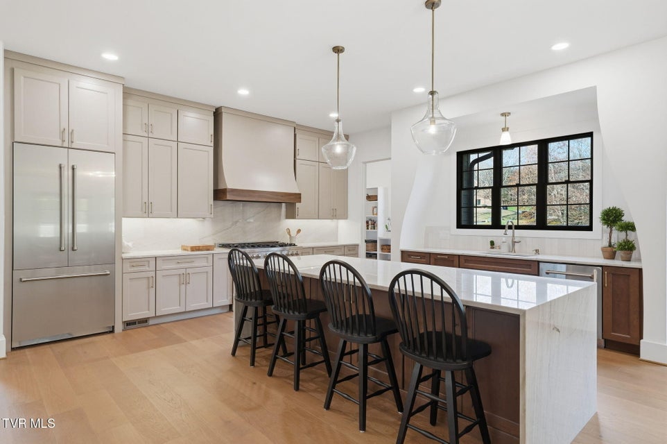 Photo #35: 302 Huntington Way