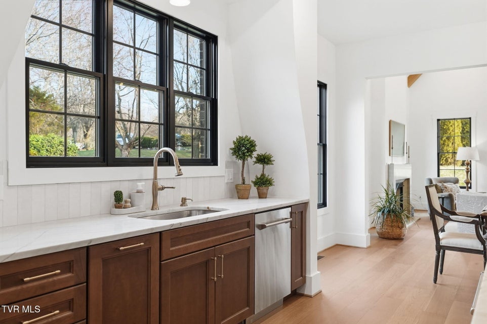 Photo #39: 302 Huntington Way