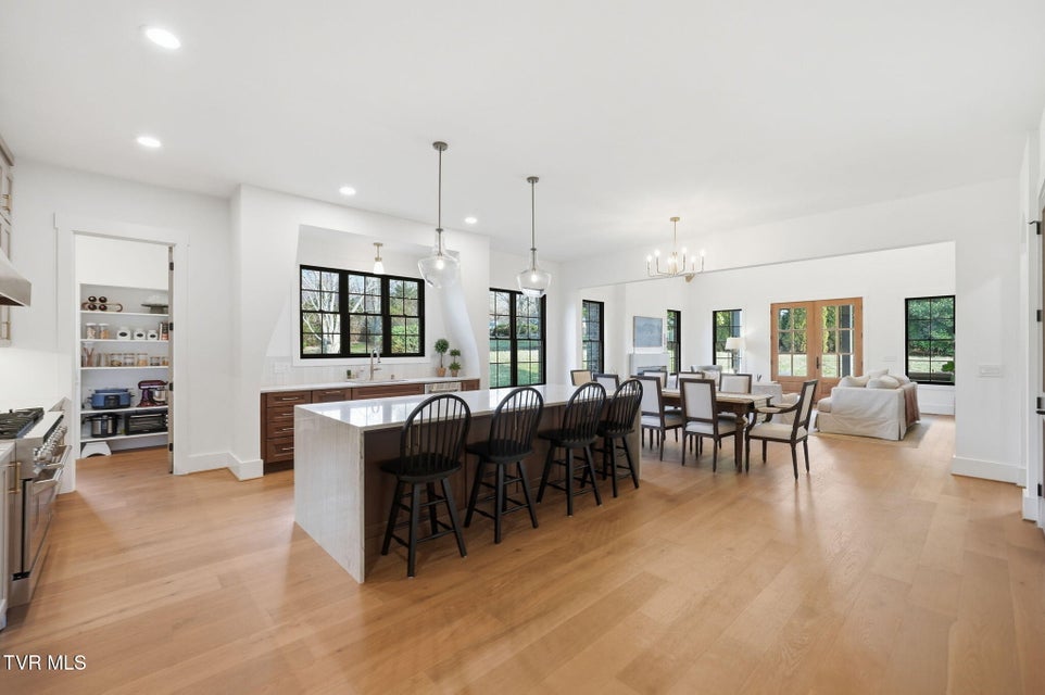 Photo #34: 302 Huntington Way