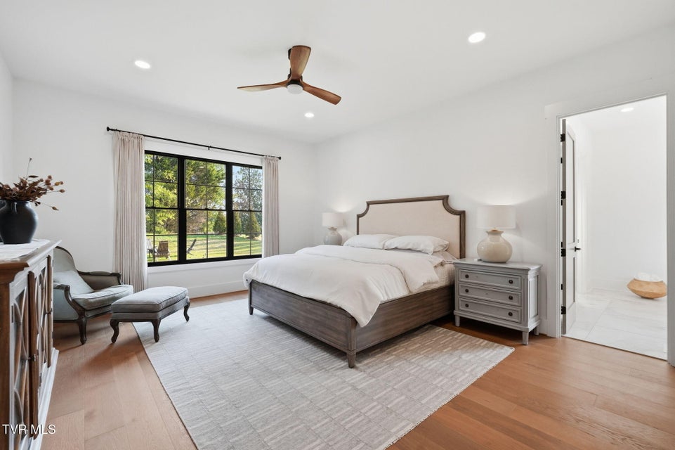 Photo #49: 302 Huntington Way