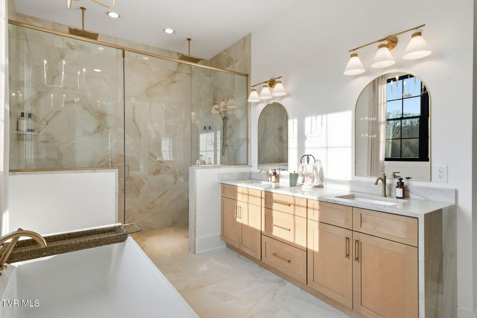 Photo #54: 302 Huntington Way